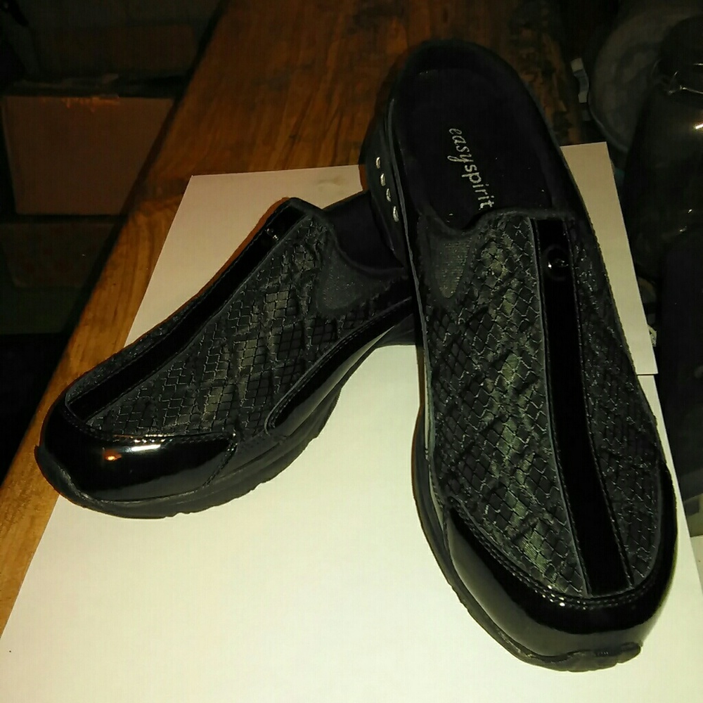 NWOT NEW Easy Spirits Black Quilted Shoes