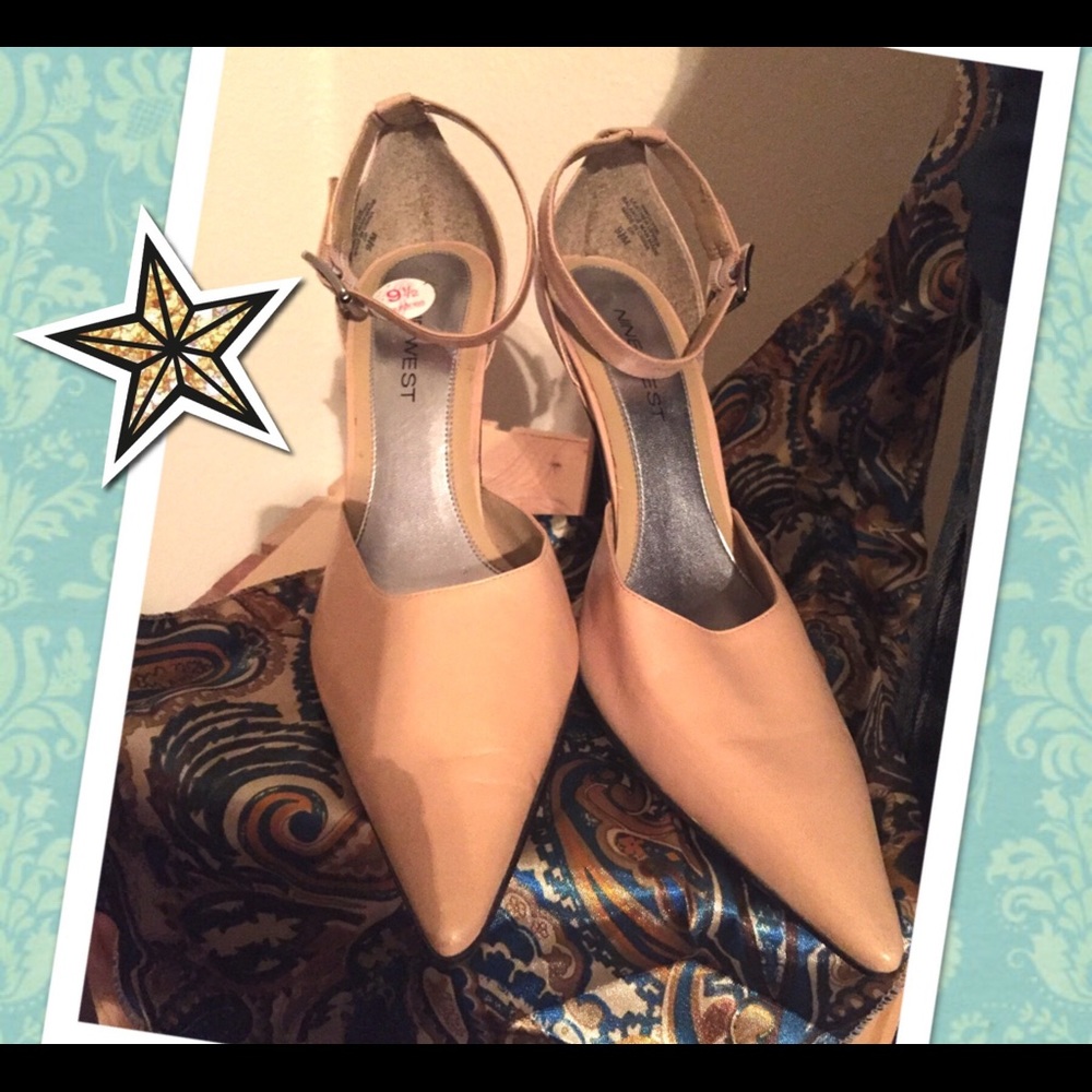 🆕👠 🐪 Nine West "Clyde" camel ankle strap heels.