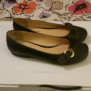 Black ballet flats