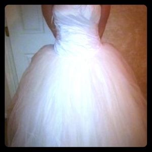 Vera Wang wedding dress