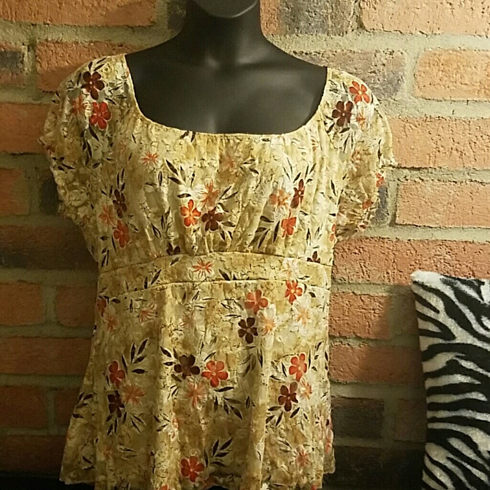 Springy floral top
