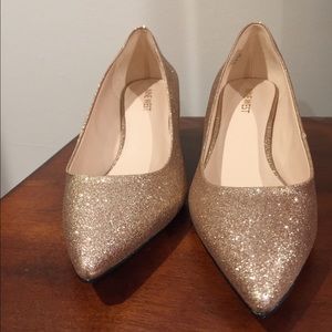 NEW NEVER WORN Gold glitter kitten heels