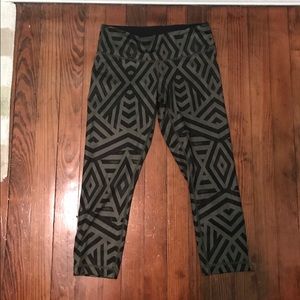 🍋🍋LULU LEMON CROPPED LEGGINGS🍋🍋