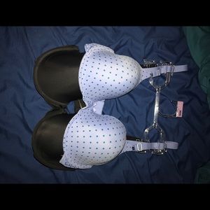 2 36DD bras