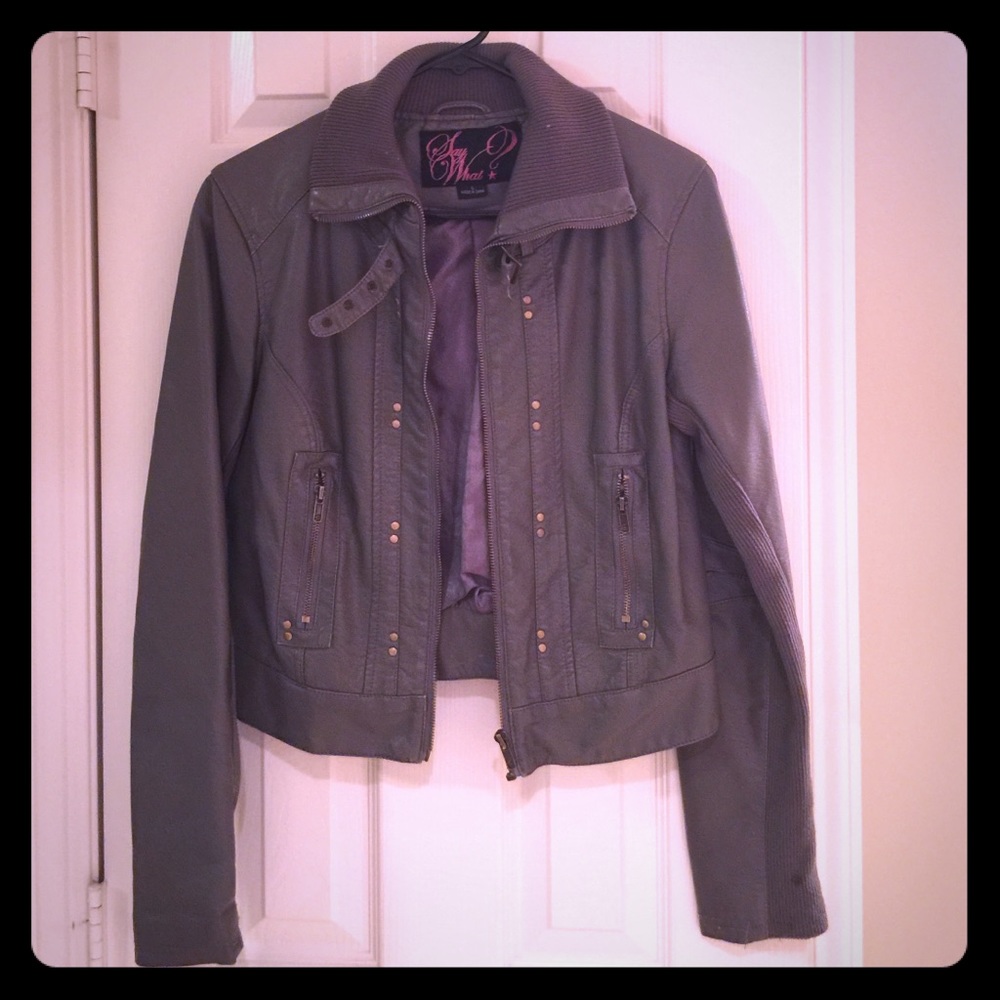 Grey pleather jacket it