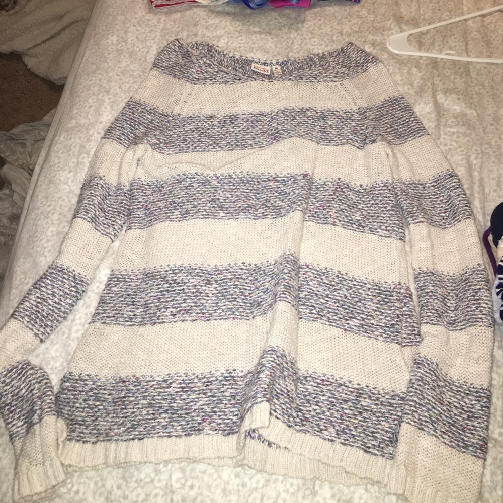 Mudd sweater