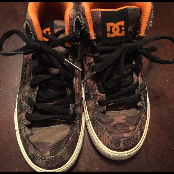 dc camo shoes