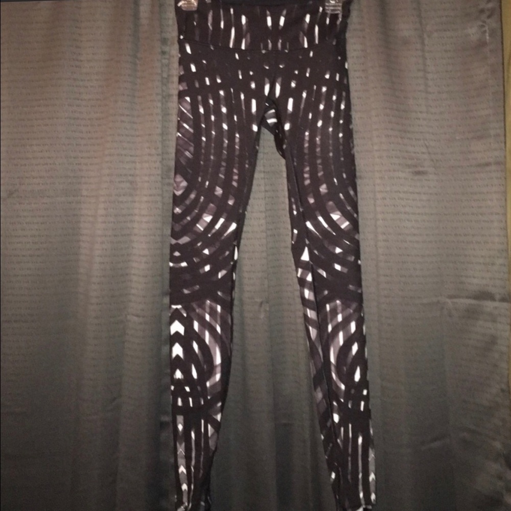 Lululemon pants barely worn. Size 4