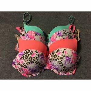 Set of 4 Victoria's Secret bras