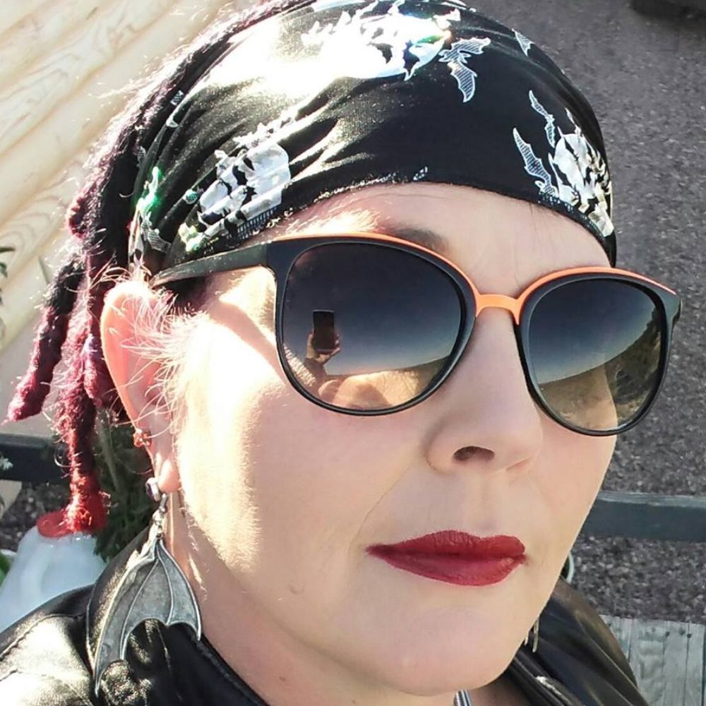 Meet your Posher, Lisa