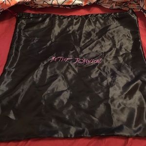 Extra large Betsy Johnson dustbag