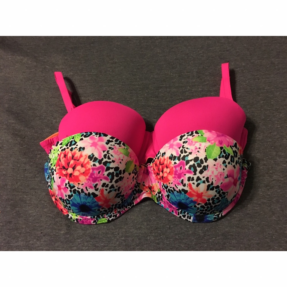 Set of 2 Victoria's Secret bras