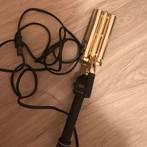 Only used twice! Hot tools waver iron