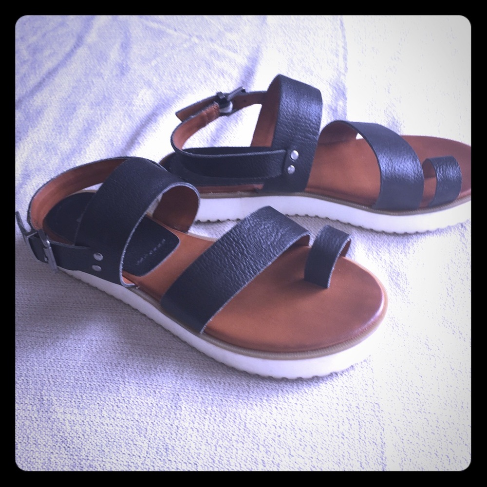 Mia Heritage sandals
