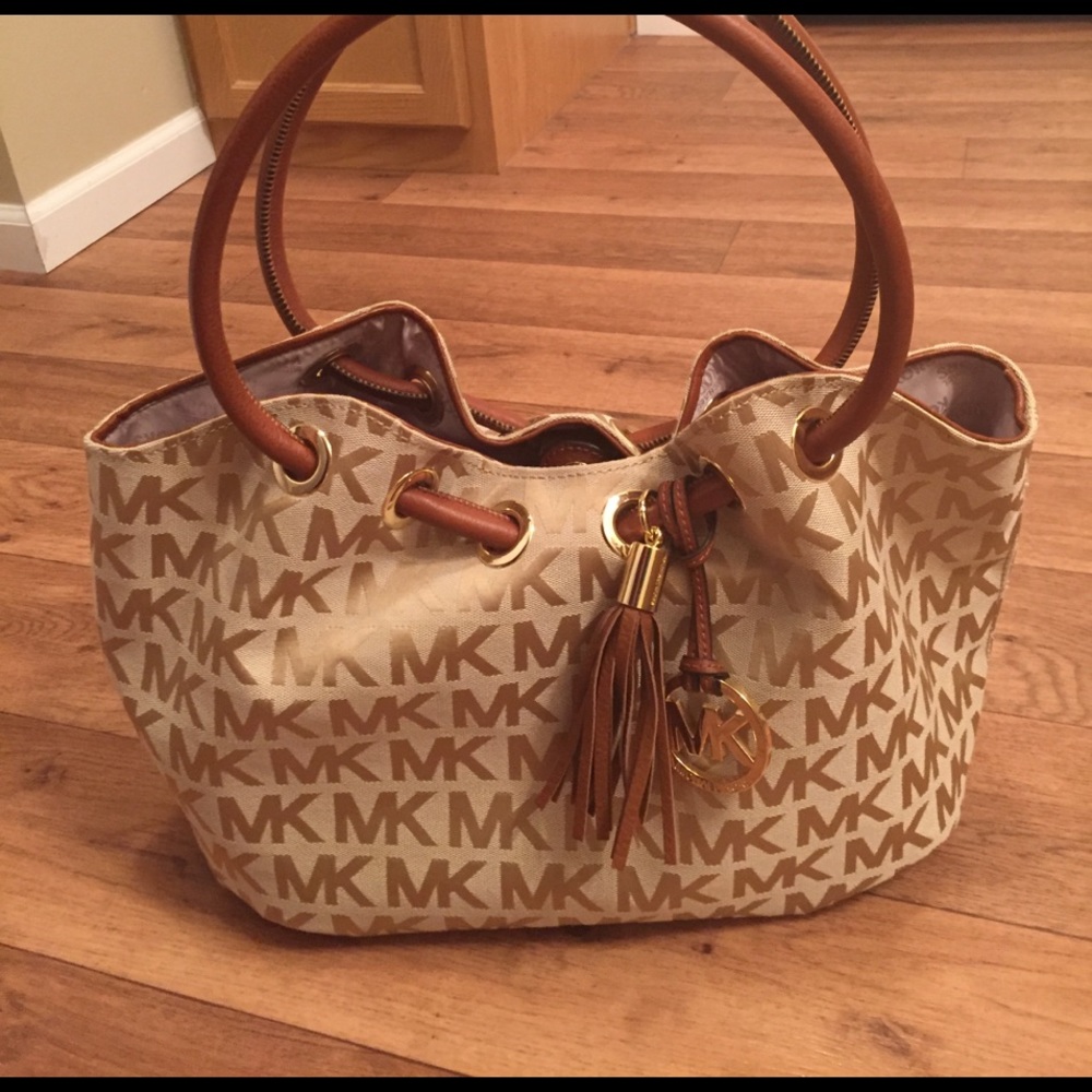AUTHENTIC MK PURSE