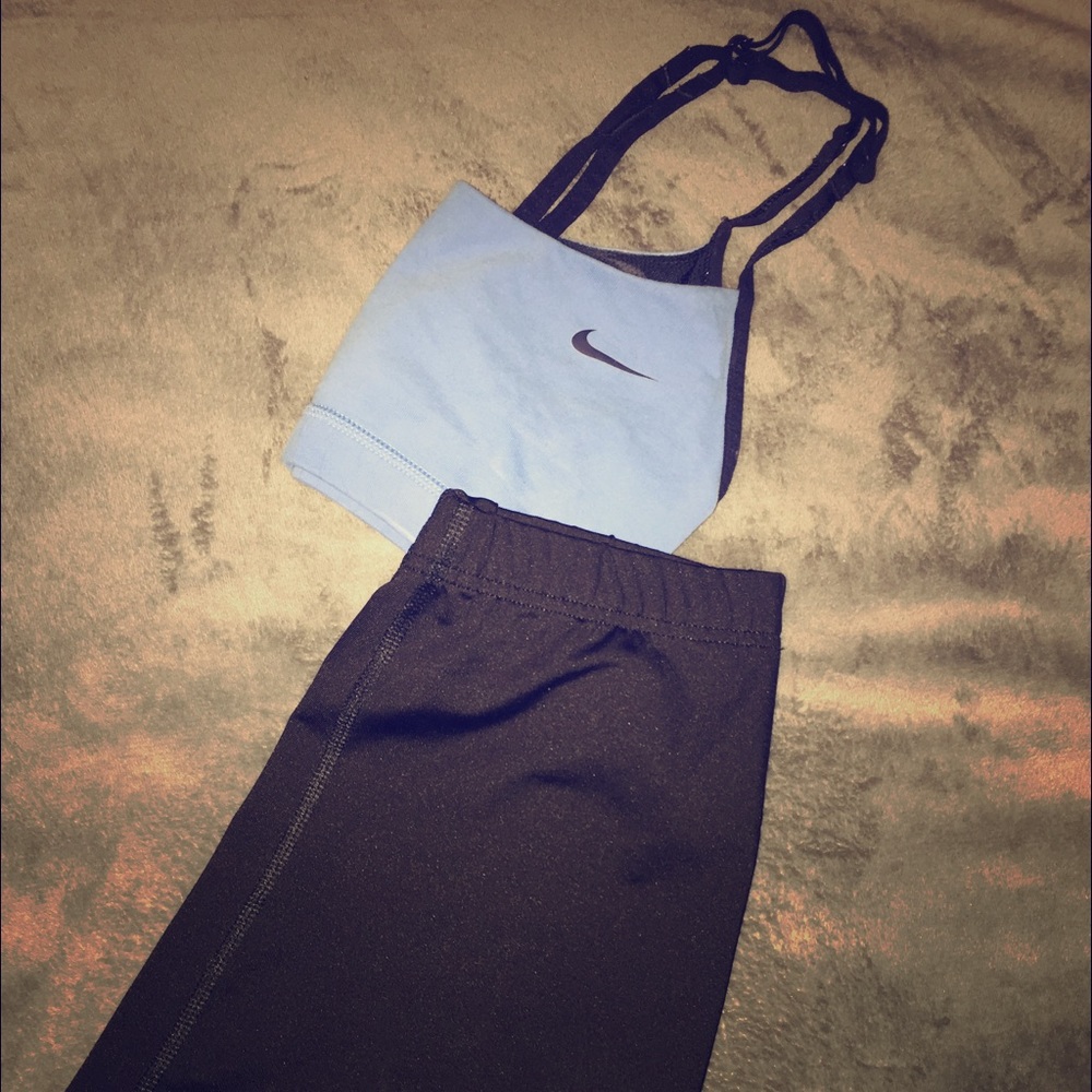 Nike sports bra + Spandex