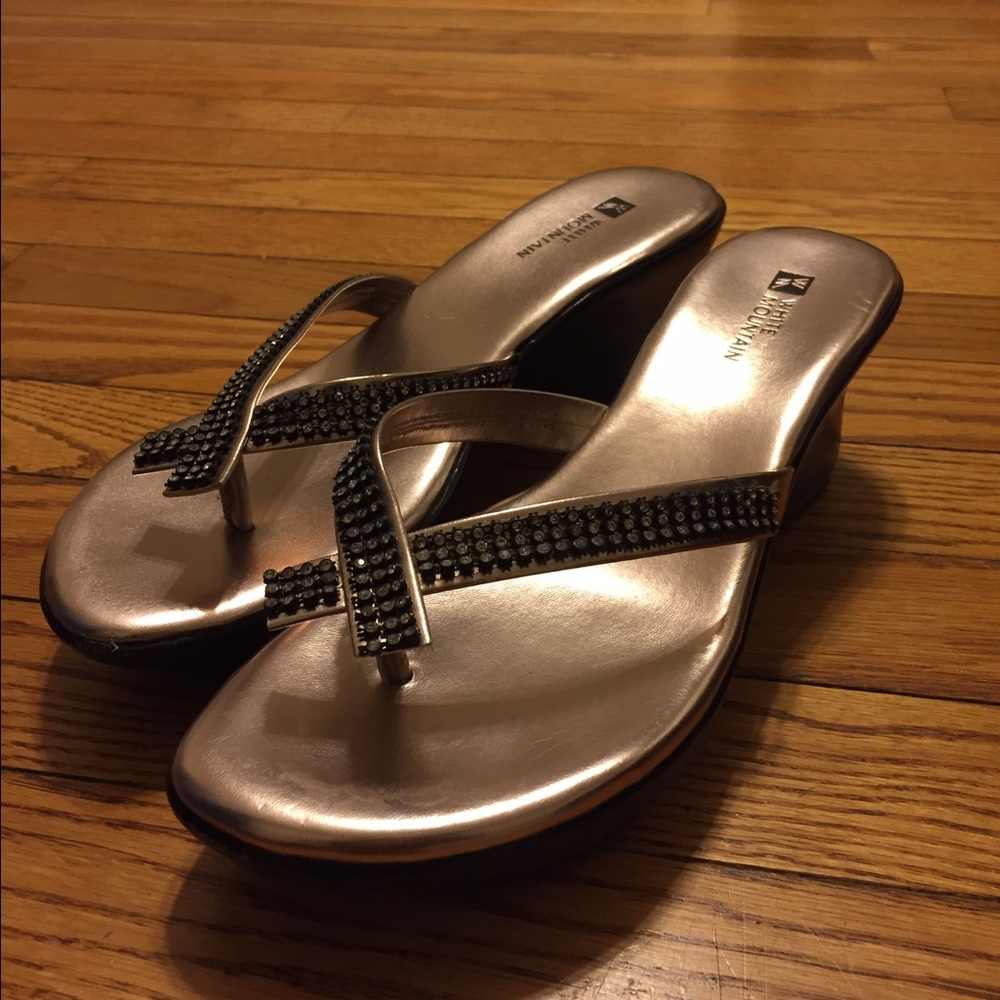 White Mountain Gold Wedges