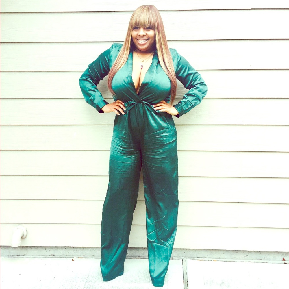 Beautiful emerald green jumpsuit!