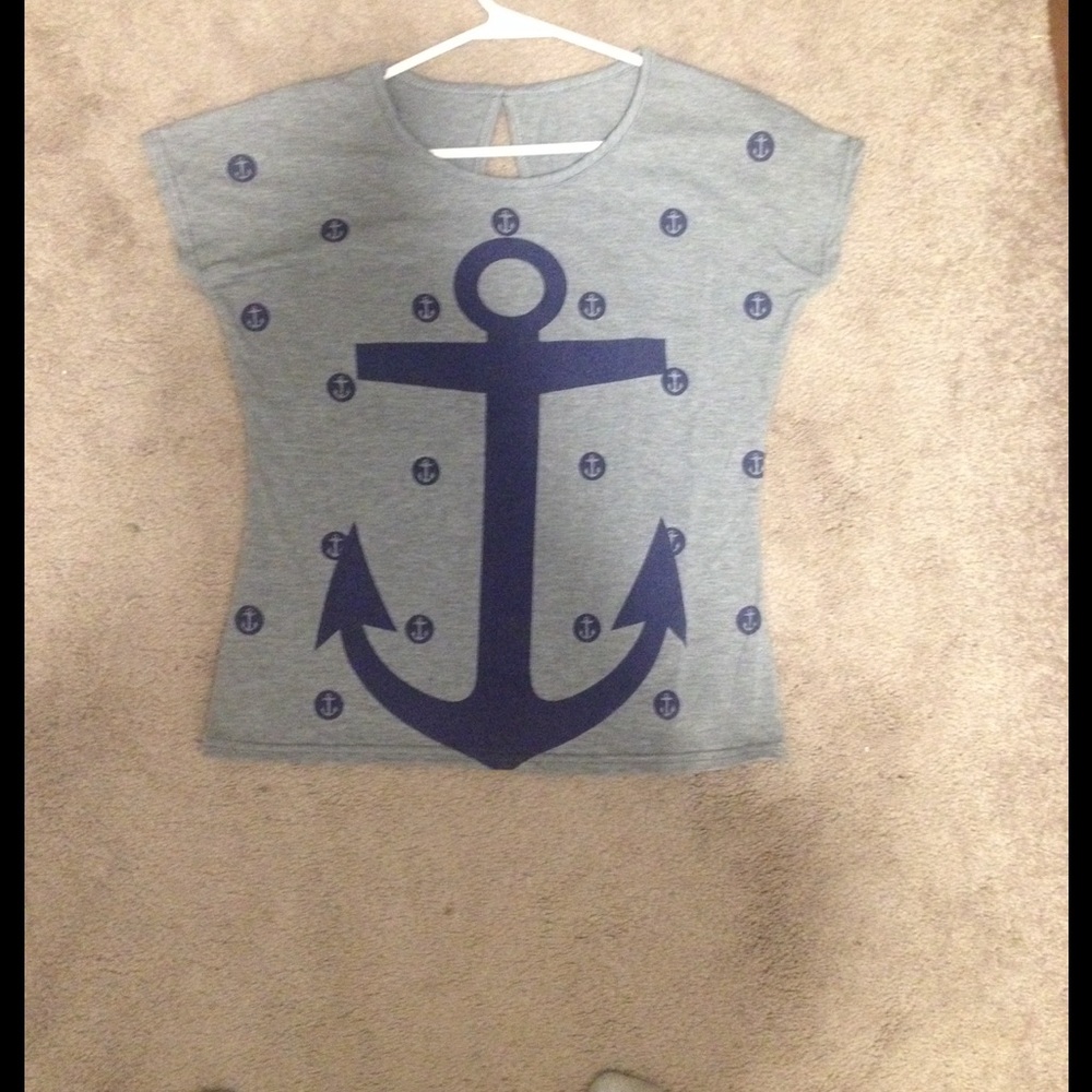 Cute Anchor shirt NWOT