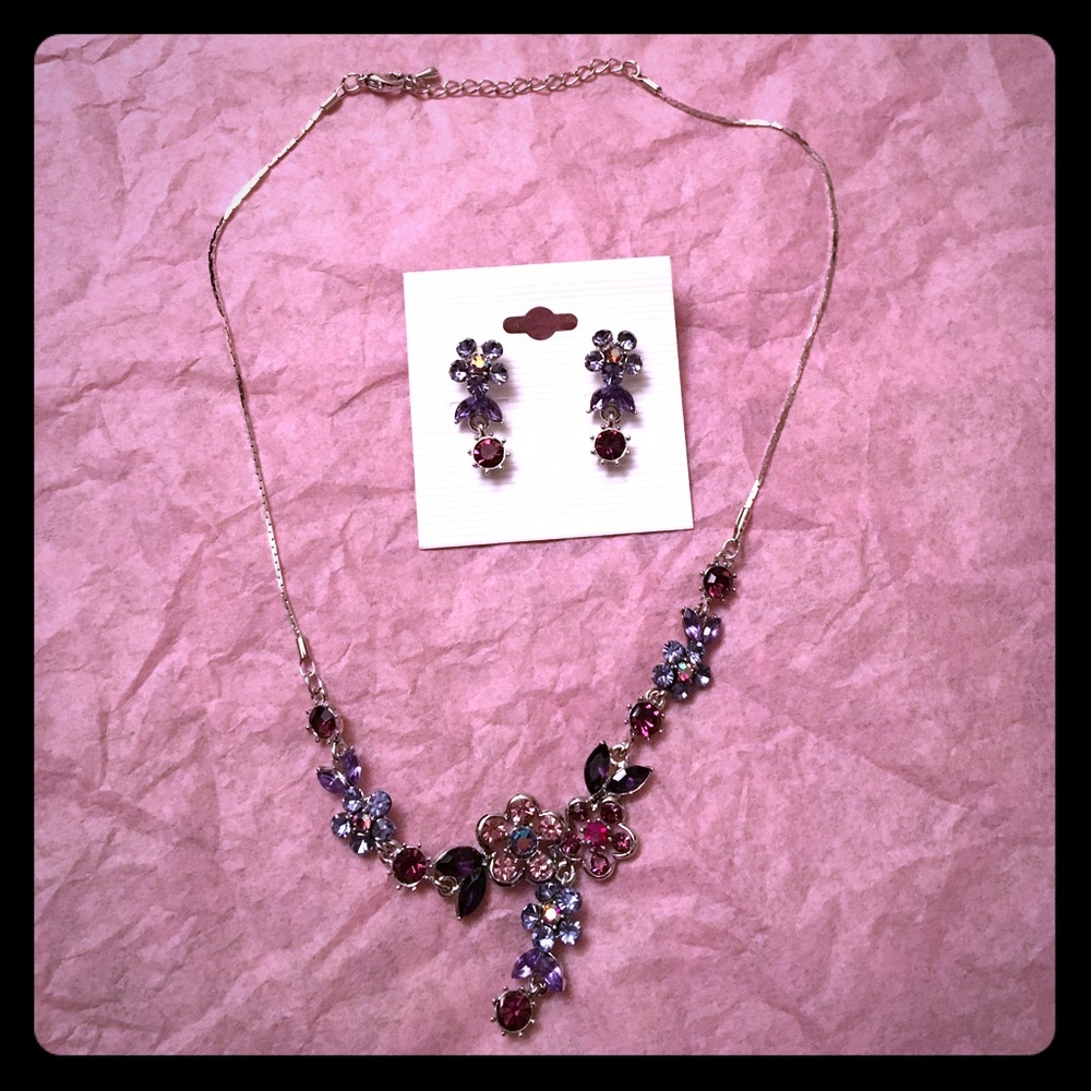 Necklace & earring set