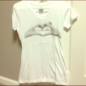 MISS ME SHORT SLEEVE TEE Size M Like New!