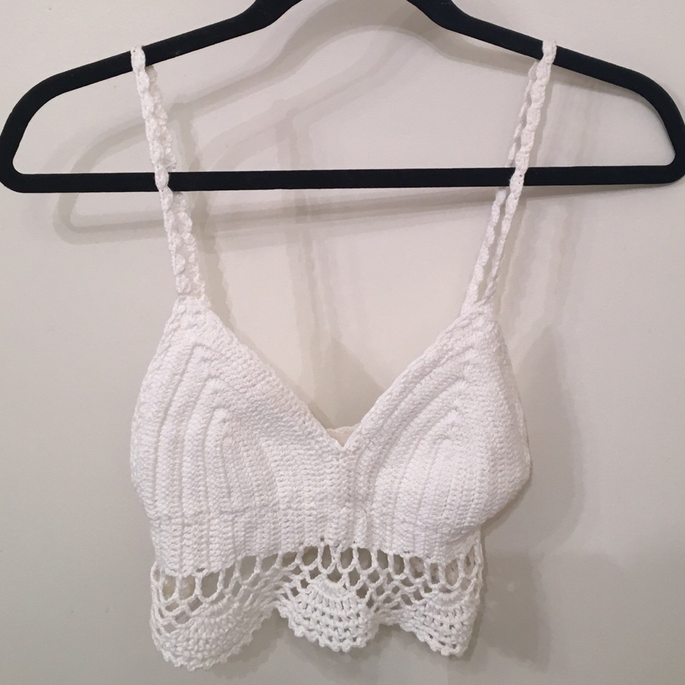 🕶 Urban Outfitters 🕶 Crochet Knit crop Top