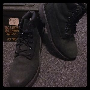 Barely worn children's Timberlands!!