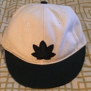 Weez hat