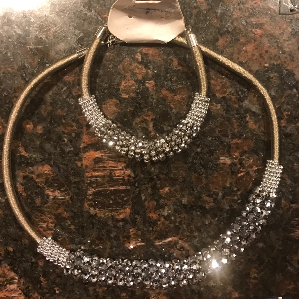 Beautiful choker set (1)