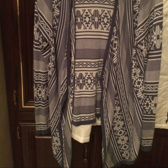 Aztec pattern cardigan - Picture 2 of 2