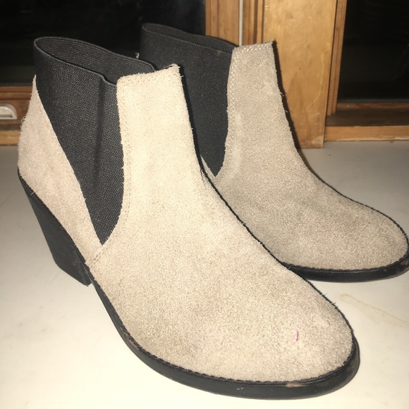 Urban Outfitters Suede Booties - Picture 1 of 4