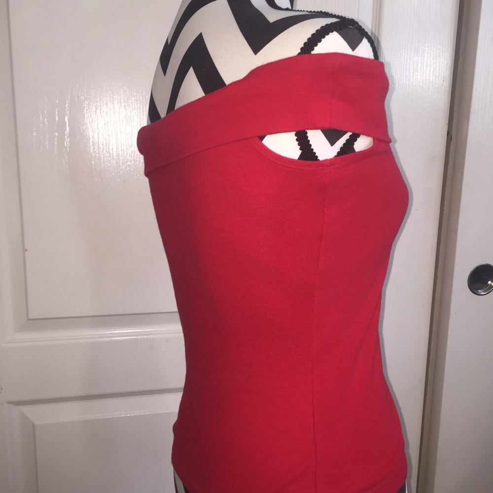 off-shoulder top - Picture 2 of 2