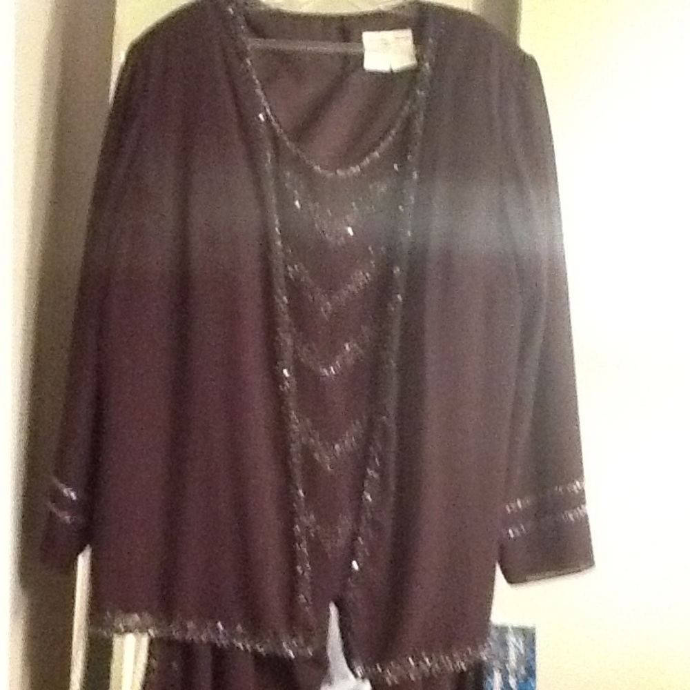 MOTHER OF THE BRIDE OR GROOM 3PIECE OUTFIT.