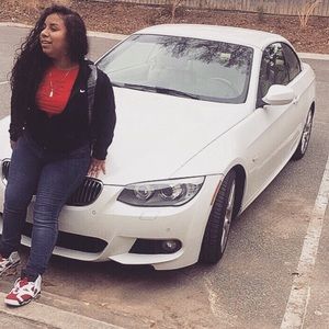 Meet your Posher, Elizabeth