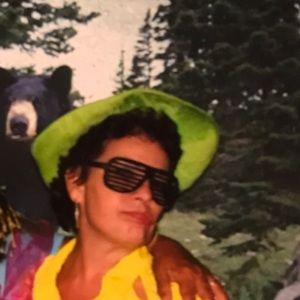 Meet your Posher, Iris