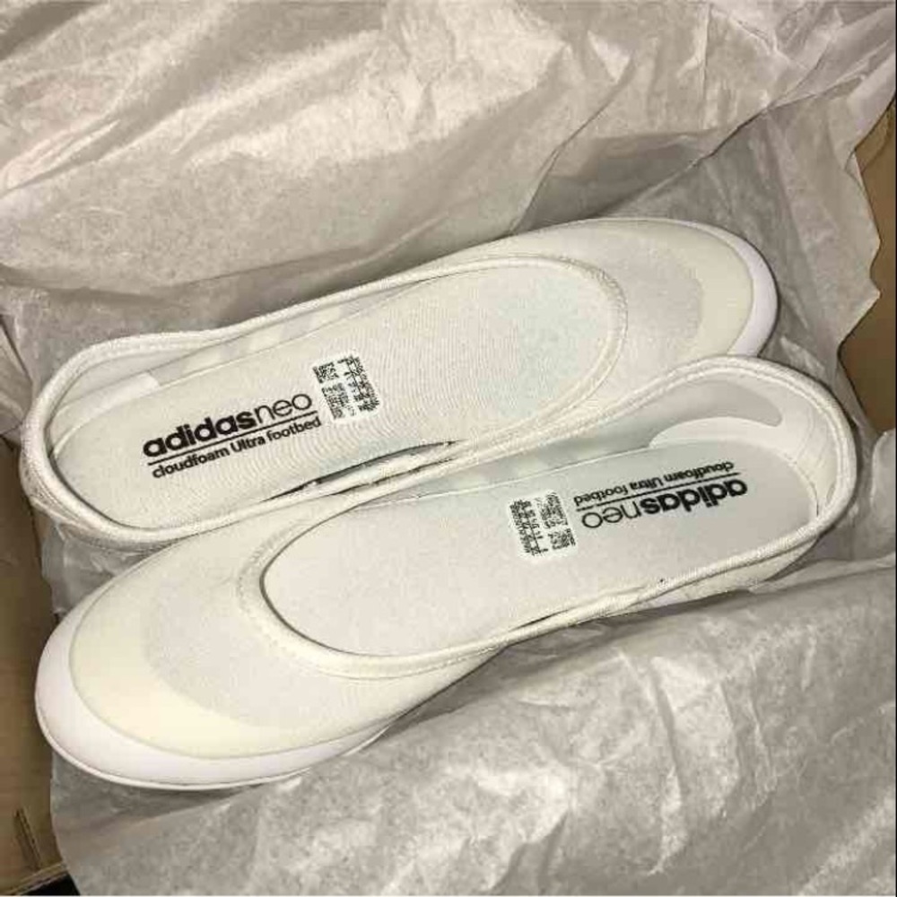 Adidas Neo Women's Sunlina flats❣️