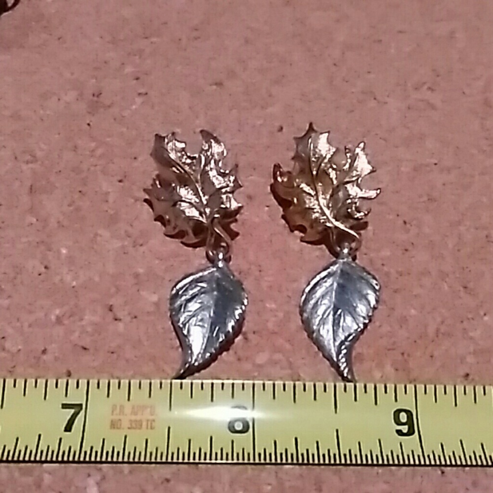 SOLD🌟🌟🌟🌟🌟Silver and gold leaf earrings