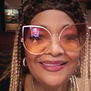 Meet your Posher, Carolyn