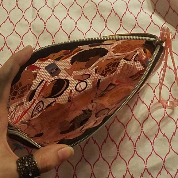 ❌SOLD❌Harajuku Clear Wristlet/Makeup Bag - Picture 2 of 3