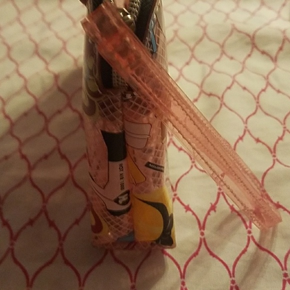 ❌SOLD❌Harajuku Clear Wristlet/Makeup Bag - Picture 3 of 3