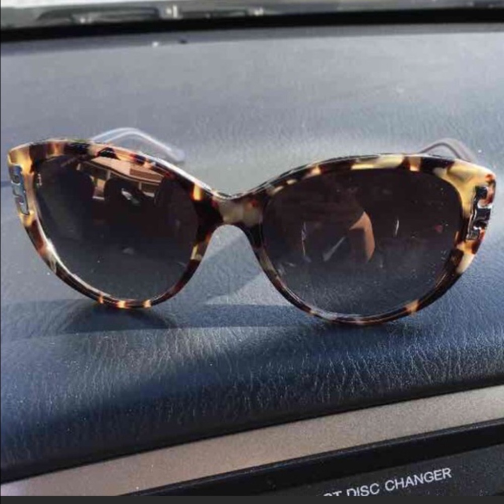 Tory Burch Sunglasses & Case holder