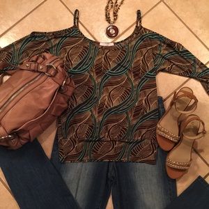 💥PRICE DROP💥 Cold shoulder patterned blouse