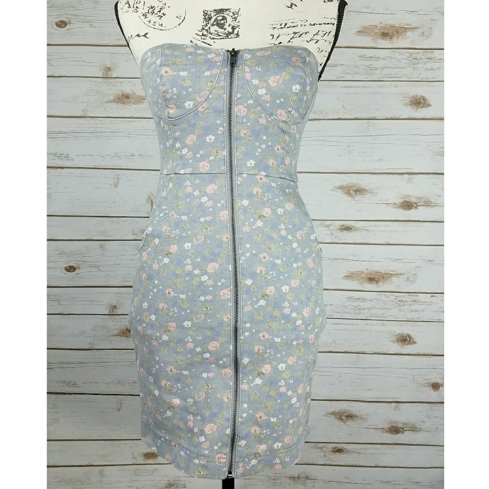UO Kimchi Blue Strapless Floral Zip Up Dress
