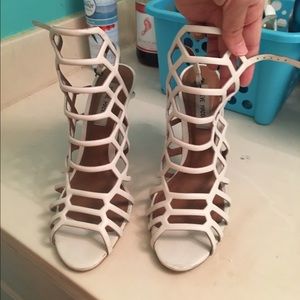 Steve Madden white slither heel