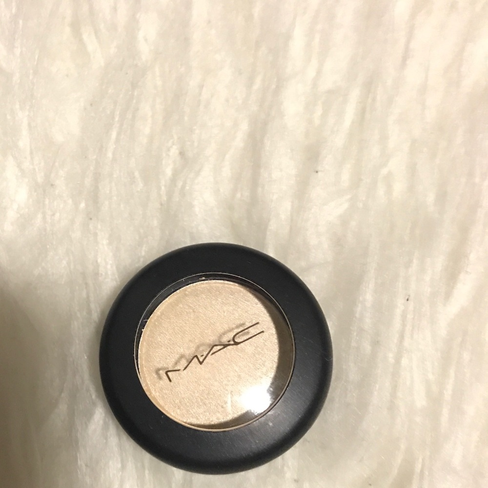 BRAND NEW Authentic MAC Cosmetics Eyeshadow Nylon