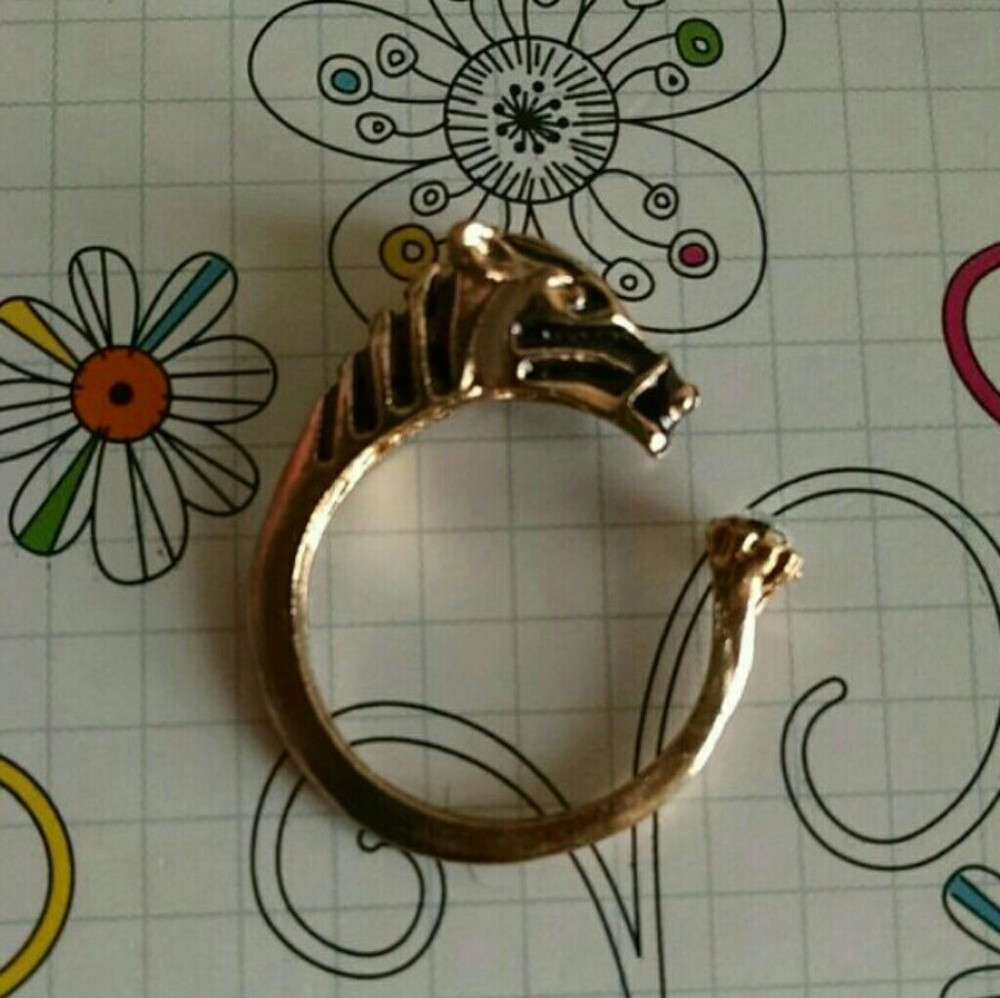 Zebra ring