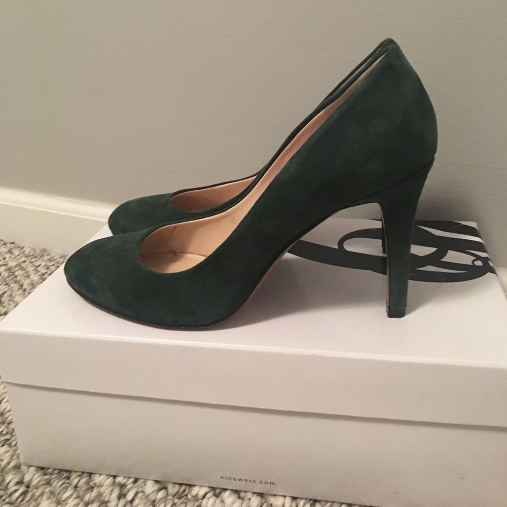 Gorgeous green suede- Nine West Caress Heels