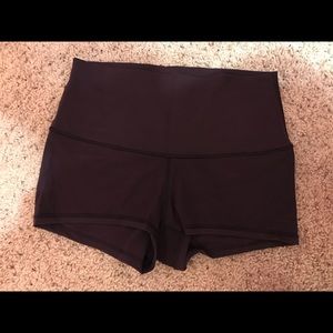 Highwaisted Lululemon spandex shorts