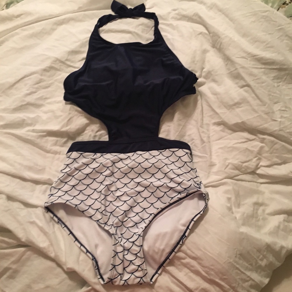 NWOT Mermaid scale swim suit