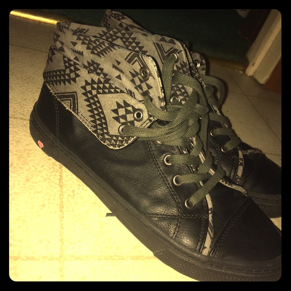 Aztec printed women's shoes. Will trade